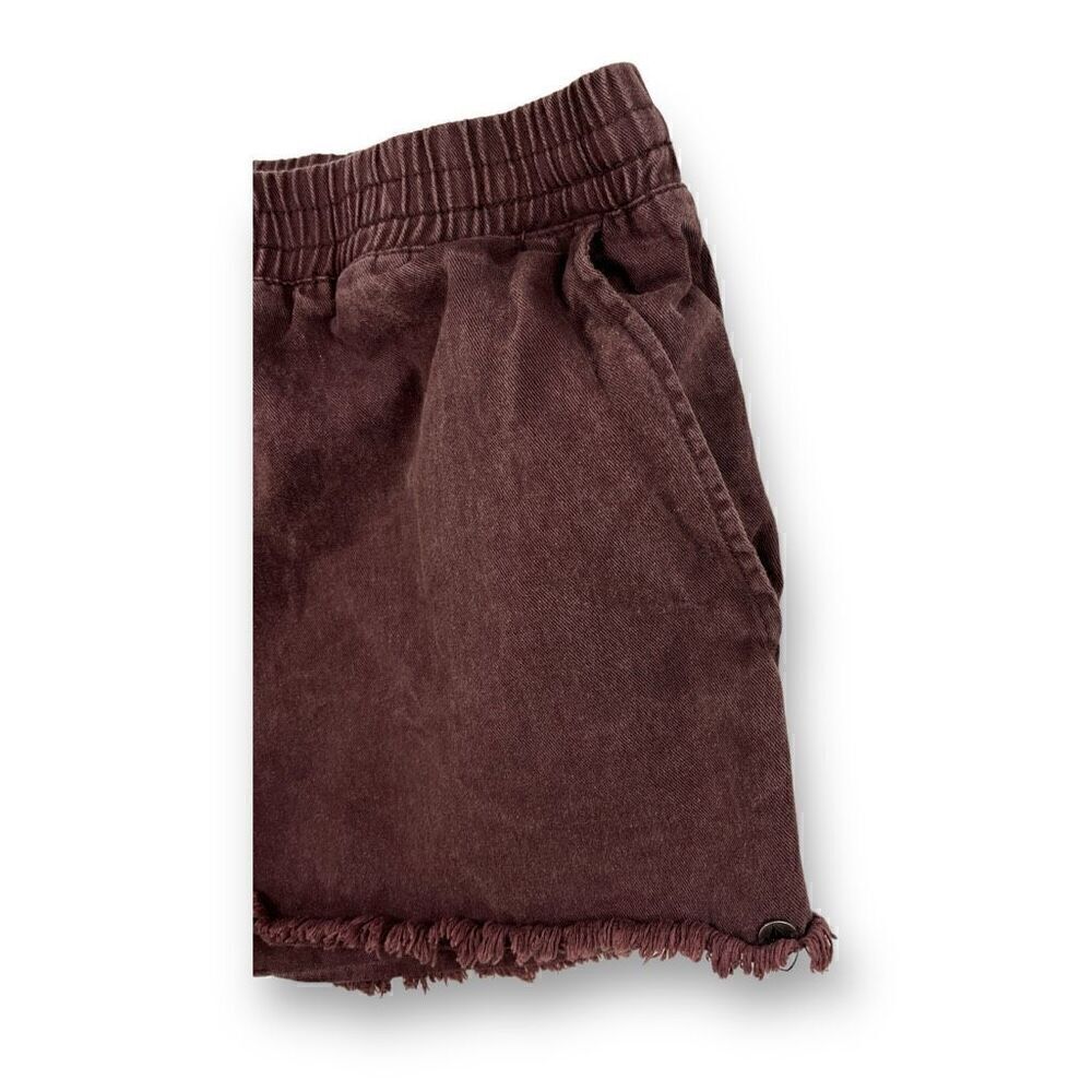 Volcom Shorts Size Medium - Picture 3 of 7
